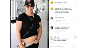 Do not sell my information. Amy Schumer Ganz Entspannt Nach Der Schwangerschaft Stern De