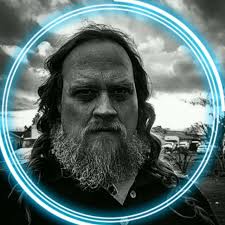 Dean Chandler (@hugemanbeing) • Instagram photos and videos