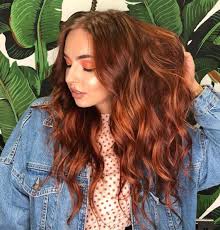 Le palette delle tendenze moda autunnali si ispirano ai colori caldi e avvolgenti della natura. Pumpkin Spice Hair Il Balayage Capelli Rossi Dell Autunno 2020