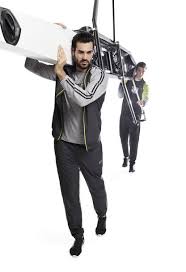 9 achieved on 15 july 2019. Ea7 Emporio Armani All Italiana Con Fognini E Pennetta Altri Atleti Azzurri Dalla Egonu A Detti E Zanardi