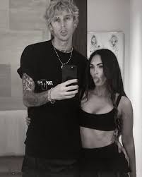 Machine gun kelly speaks on his tattoos, cleveland. Megan Fox Knalliges Liebes Tattoo Fur Machine Gun Kelly Promiflash De