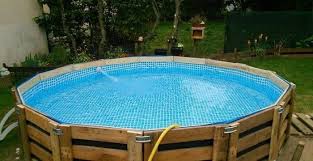 Bauen Sie Sich Selbst Einen Palettenpool Wichtige Tipps Und Praktische Ideen Decorating Ideas Bauen Decor Building A Pool Pallet Pool Pallet Building