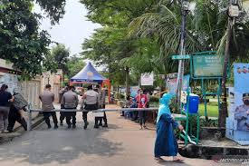 Upaya hadapi bersama virus korona di jakarta. Mengantisipasi Lonjakan Kasus Covid 19 Di Dki Jakarta Antara News