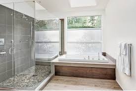 Der weg zum modernen und hübsch gestalteten badezimmer: Bauarena Badewelt Moderne Badezimmer