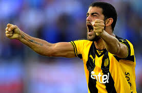 If nacional win, nacional would increase their lead over penarol to 6 points in the league table, and it would be: Clausura Penarol 5 Nacional 0