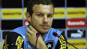 Vasco acerta a contratação do volante Marcelo Mattos, ex-Botafogo