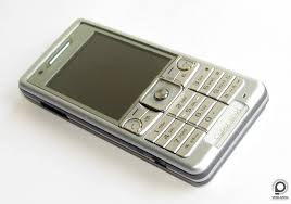 Sony Ericsson C510 - half smile ...