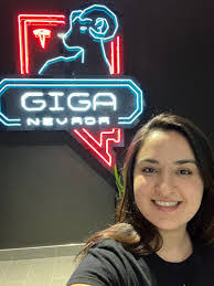 Lara Bakula's Instagram, Twitter & Facebook