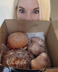 Amy Warford's Instagram, Twitter & Facebook