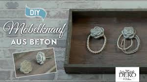 Beton hat seinen ganz eigenen charme und findet in form von ausgefallenen wohnaccessoires schon lange einzug in unsere häuser und gärten. Diy Mobelknauf Aus Beton Selber Machen Deko Kitchen