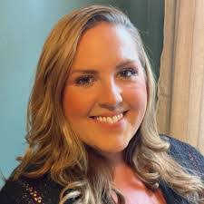 Miranda Gale's Instagram, Twitter & Facebook