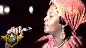 Khadiija Cabdillaahi Dalays 🔥Iyo Heesta "BEERAHA DHULKAYGA"