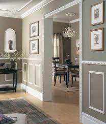 Taupe Wandfarbe Und Weisse Zierornamente Im Flur Stuckleisten Wohn Esszimmer Haus Interieurs