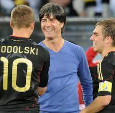 All manner of things, said löw. Aber Nicht Waschen Lows Blauer Gluckspulli Findet Reissenden Absatz Welt