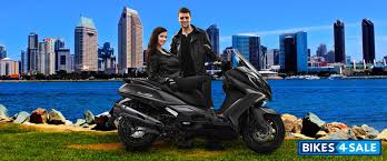 Dilengkapi dengan haeadlamp yang tajam dengan lampu led, spedometer full digital, serta memiliki dimensi ukuran sebesar 2250 x 780 x 1310 mm serta memiliki bobot yang mencapai. Photo 3 Kymco Downtown 250i Scooter Picture Gallery Bikes4sale