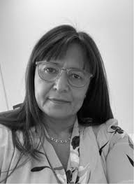 Ursula Myles's Instagram, Twitter & Facebook