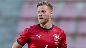 Tomáš kalas (olomouc, 15 maggio 1993) è un calciatore ceco, difensore del bristol city e della nazionale ceca. Refusing To Take The Knee Wouldn T Make Us Racist Says Tomas Kalas Sport The Times