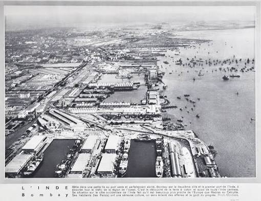 1931: aerial view of Bombay harbour and docks. Visible in the foreground is a part of the Alexandra Docks. And at the back are the Victoria, and Princess Docks. #AerialShotsofOldMumbai