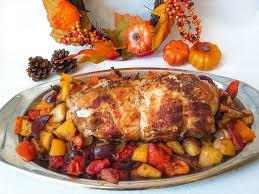 Pulite e spazzolate accuratamente i funghi e tagliateli a pezzetti. Arrosto Di Tacchino Ripieno Con Verdure Al Forno Il Termopolio