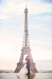 Paris Pre Wedding Photography For Singapore Couple At Eiffel Tower And Palais Royale Arnel Onethreeonefour Prewedding Photography Paris Honeymoon Pre Wedding Photoshoot