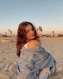 Girl Photography Poses Instagram En 2020 Fotos Tumblr Mujer Poses Fotograficas Sesiones De Fotos Tumblr