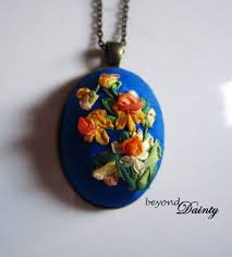 Birth Month Flower Necklace Australia March Daffodil Birth Month Flower Pendant Handmade By Beyonddainty 30 00 Birth Month Flowers Flower Pendant Handmade