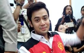 Sape still dengar tahun 2020 nie , angkat tgn. Bukan Rp 150 Juta Ternyata Ini Jumlah Uang Damai Kriss Hatta Yang Diterima Anthony Hillenaar