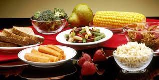 Gli alimenti da evitare e quelli da preferire si tratta di alimenti che favoriscono la stitichezza, peggiorando la situazione della patologia emorroidale vista la difficoltà di defecazione che si genera e la difficoltà nell'espellere le feci. Emorroidi Alimenti Da Preferire E Cibi Da Evitare Greenme