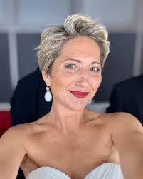 Kochani Moi❤️cieszę się jak dziecko, bo razem z cudownymi kobietami  stworzyłyśmy coś wyjątkowego❤️ Wytrzymacie do jutra? To zdjęcie zrobił  niezwykły człowiek Daniel Raczynski ,którego fantastyczne prace możecie  zobaczyć na Jego profilu, zaglądnijcie