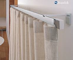 Sono solitamente realizzati in metallo e montati a muro o a soffitto. Pin Di Diana Barucco Su I M Bastone Per Tende Arredamento Tende