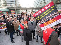 Laut statista bieten in deutschland mehr… Bankangestellte Demo Fur Mehr Gehalt Wien Orf At