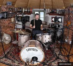 Ma passion c'est le chant la musique le maloya le moring la moto et le foot. Ash Soan Gretsch Drums