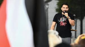 Er wollte die gruppe 'hooligans gegen satzbau' outen und hat sich selbst reinlegen lassen. Verschworungstheoretiker Haftbefehl Nicht Vollstreckt Attila Hildmann In Der Turkei Augsburger Allgemeine