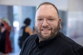 Antigonish salon owners create winning wigs for national queen of drag