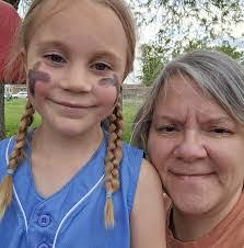 Kari Beeman's Instagram, Twitter & Facebook