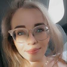 Amanda Heald's Instagram, Twitter & Facebook