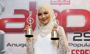 Anugerah drama festival kuala lumpur 2018. Neelofa Raih Gelaran Bintang Paling Popular Abpbh 2015