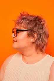 LAURAINE mit "Waves"