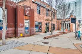 This pioneer project blended old and new by renovating a warehouse to be used for retail and adding a structure on top for the residential units. Mercury View Lofts Homes For Rent Nashville Tn Real Estate Bex Realty