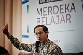 Nadiem anwar makarim, b.a., m.b.a.3 4 adalah seorang pengusaha indonesia yang saat ini menjabat sebagai menteri pendidikan dan kebudayaan indonesia pada kabinet indonesia maju. Selengkapnya Ini Program Nadiem Makarim Yang Akan Gantikan Un Halaman All Kompas Com