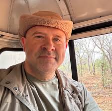 Usually the Saturday before Halloween, adults dress up and go to the bars  downtown Davenport/other areas. Is that happening this Saturday? I wanna  wear my costume out and have fun