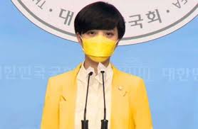 그러나 당시에는 큰 논란이 일지 않아 시대가 변했다라는 것을 체감하는 계기가 됐습니다. ì •ì˜ë‹¹ ë¥˜í˜¸ì • ë¹„ì„œ ë¶€ë‹¹í•´ê³  ë…¼ëž€ ì ˆì°¨ìƒ ì‹¤ìˆ˜ í•´ëª… ë‰´ìŠ¤ ë™ì•„ë‹·ì»´
