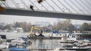 Фудбалски клуб чукарички) is a serbian professional football club from belgrade, more precisely from the čukarica municipality. Rukavac Ciste Do Pocetka Proleca Sa Dna Desne Obale Save Dosada Je Izvuceno 17 500 Od 40 000 Kubika Nanosa Novosti Rs