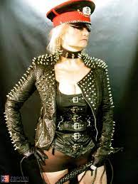 GRANNY LEATHER FETISH DOMINATRIX - ZB Porn