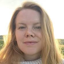 Today is my first day working at LinkedIn as an associate news editor of  global projects! I'm so excited to start a new chapter in my career with a  fantastic team that