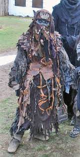 Schau dir unsere auswahl an herr der ringe an, um die tollsten einzigartigen oder spezialgefertigten, handgemachten stücke aus unseren shops zu finden. Lunas Ork Kostum