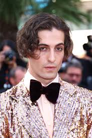 Damiano David, il suo nuovo look ci piace tantissimo