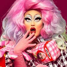 Kim Chick's Instagram, Twitter & Facebook