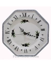 Pendule Murale Pour Cuisine Modele Octogonal De Couleur Blanche Et Motif Olives Noires