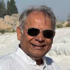 Dr. Ian McGuinness, MD